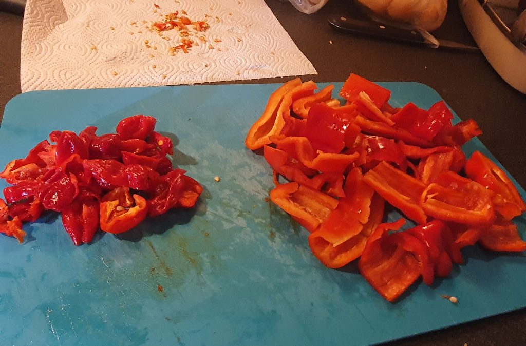 nakrájané papričky chilli dzem