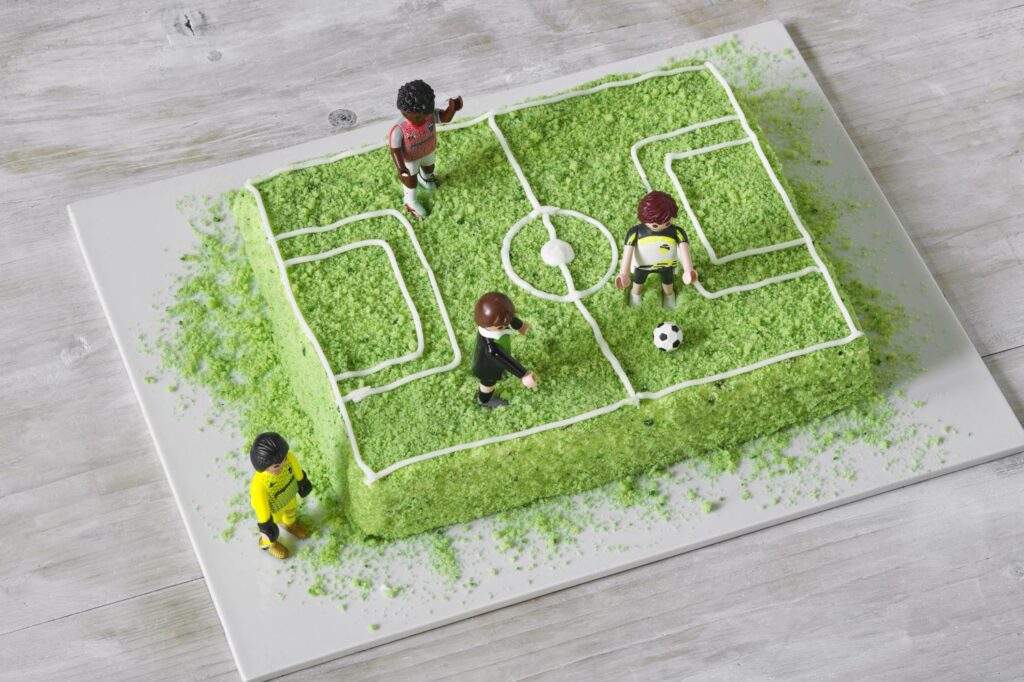 Krtkova torta - futbalové ihrisko.