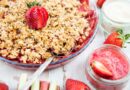 Jahodovo-rebarborové crumble