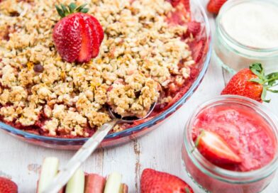 Jahodovo-rebarborové crumble
