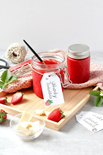 Jahodový džem s bielou čokoládou. Foto: Dr. Oetker
