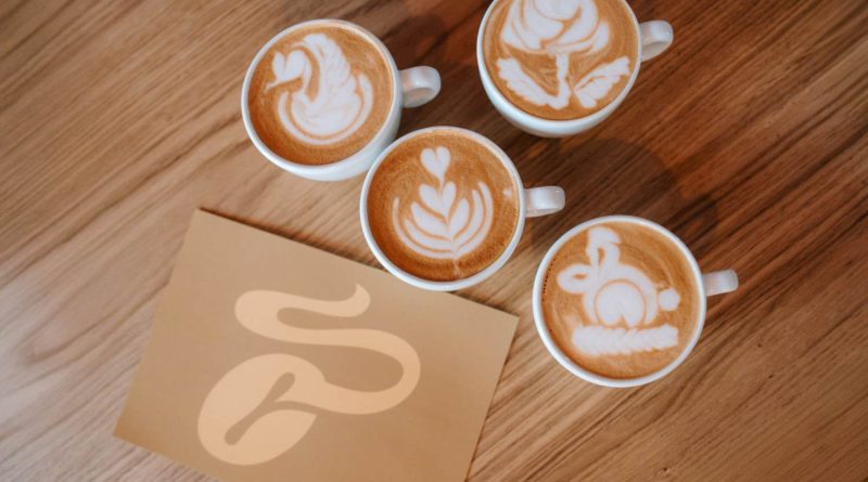 Kúzlo latte artu často spočíva v jednoduchosti, no aj osobnom prístupe, ktorý do prípravy vložíte. Foto: Tchibo