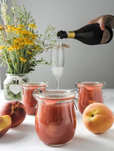 Broskyňový džem v štýle Bellini. Foto Dr. Oetker